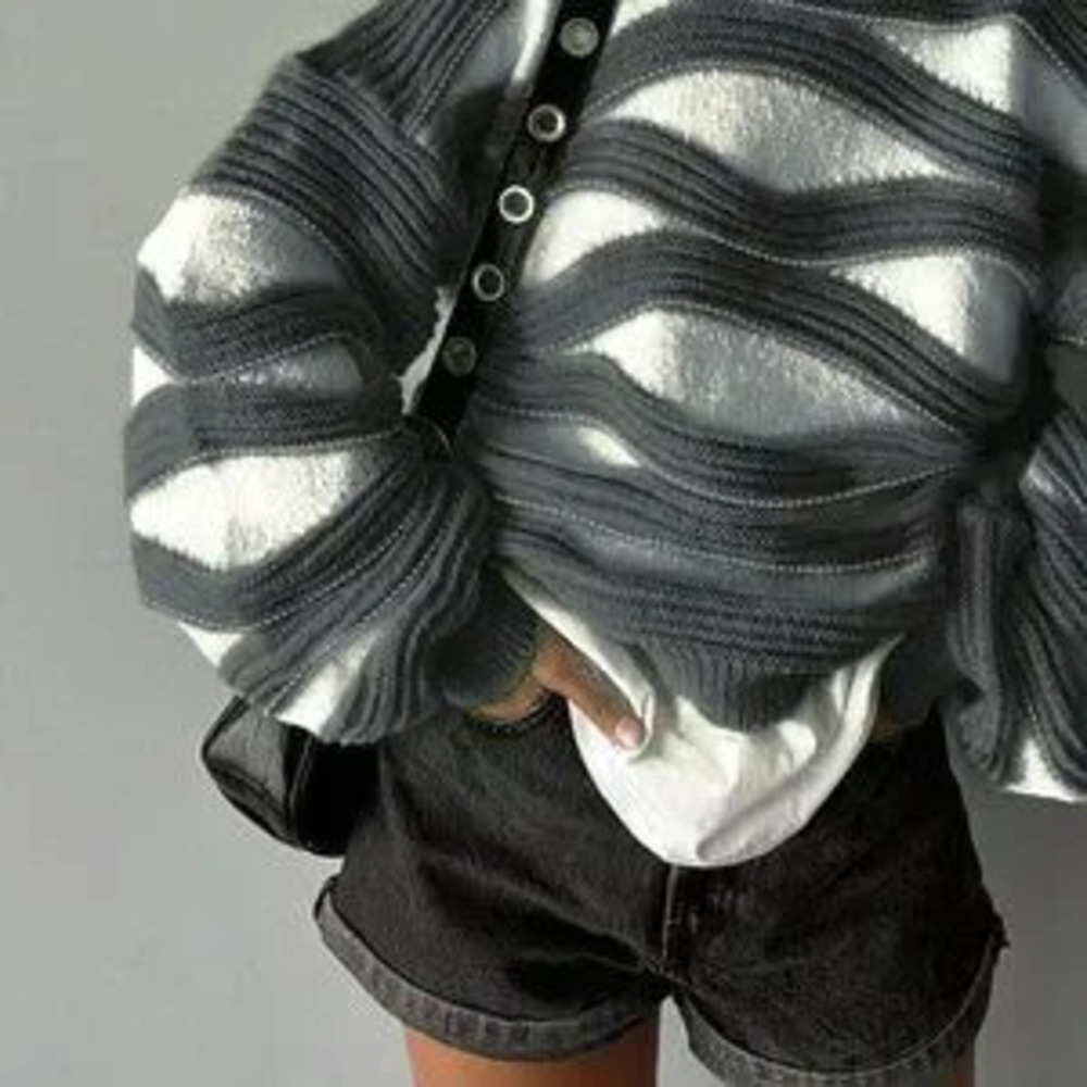 Ash Casual Women's Round Neck Wave Stripe Color Long-Sleeved Knit Sweater